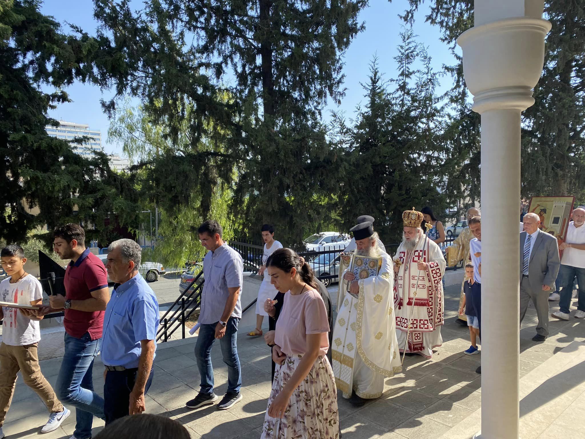 Από την πανηγυρική Θεία Λειτουργία στον Τίμιο Πρόδρομο Λάρνακας   (φώτο)