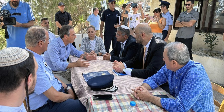 Ενημερώθηκε για τις φωτιές ο Ισραηλινός Υπουργός από Υπ. Δικαιοσύνης και αρμόδιους