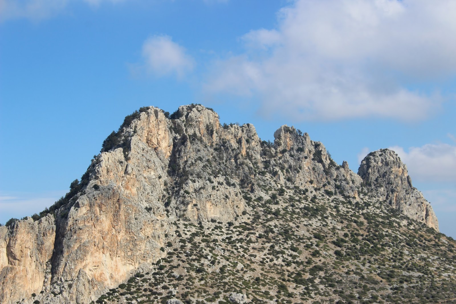 Θα κάνουν τούνελ πέντε χιλιομέτρων στον Πενταδάκτυλο, λέει ο Αρικλί