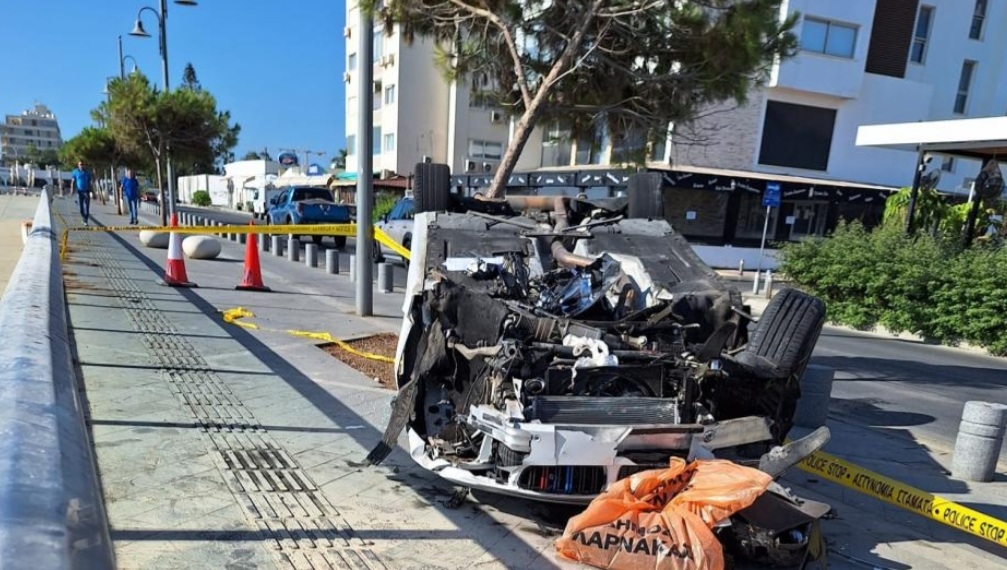 Ανατράπηκε όχημα στη Λάρνακα, όταν ο οδηγός έχασε τον έλεγχο