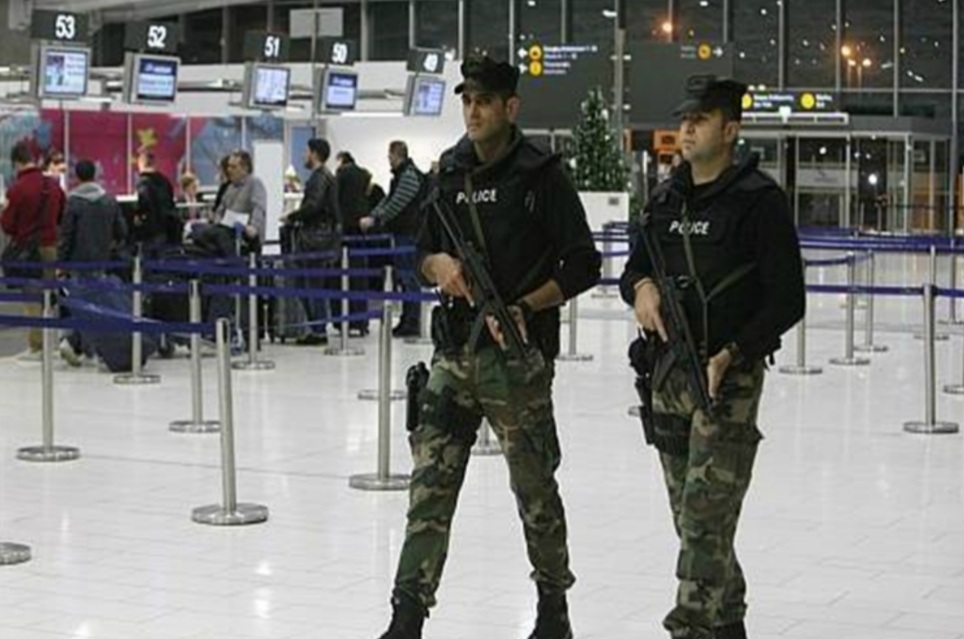 Αναστάτωση στο αεροδρόμιο Λάρνακας μετά από τηλεφώνημα για βόμβα