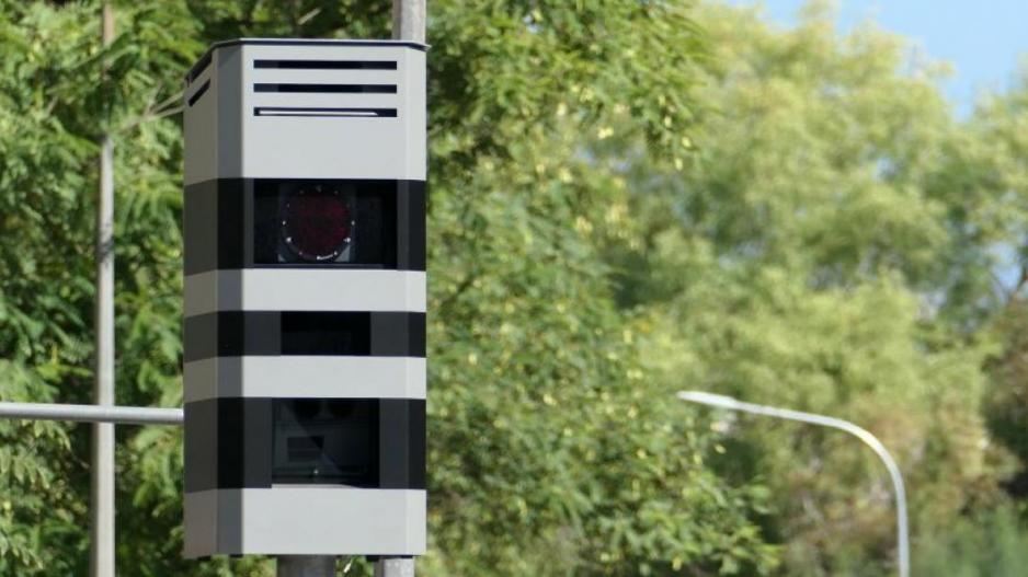 Μειώνεται το πρόστιμο των €300 για παράβαση του κόκκινου στις κάμερες; (ΒΙΝΤΕΟ)