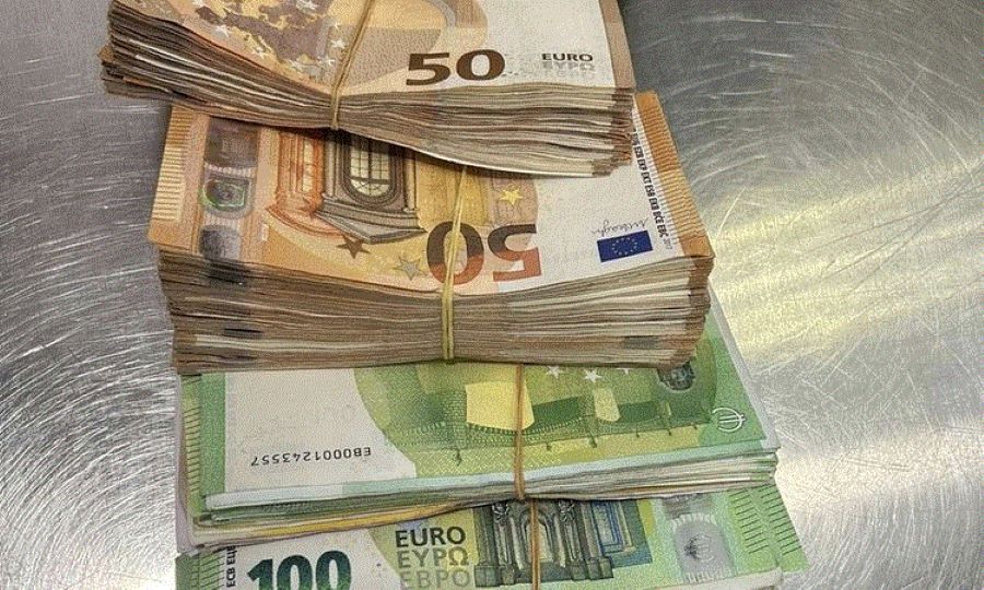 Έφευγε από Πάφο «φορτωμένος» €45,000 σε μετρητά – Κατασχέθηκαν από το Τελωνείο