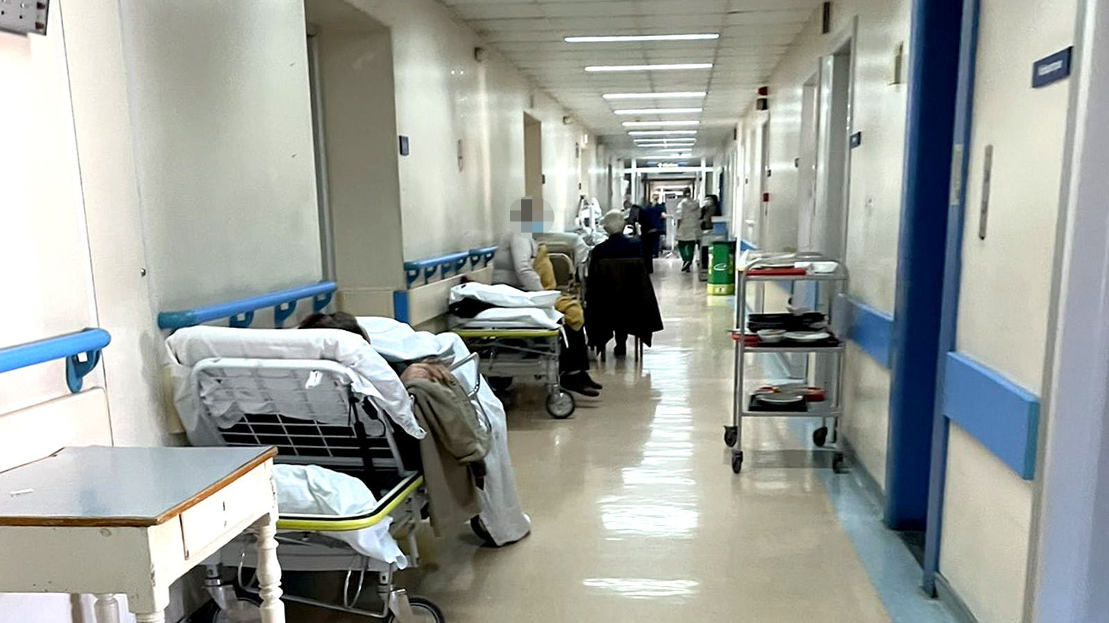 «Ασθενούν» τα νοσοκομεία: Δεκάδες κλίνες σε αχρησία λόγω υποστελέχωσης