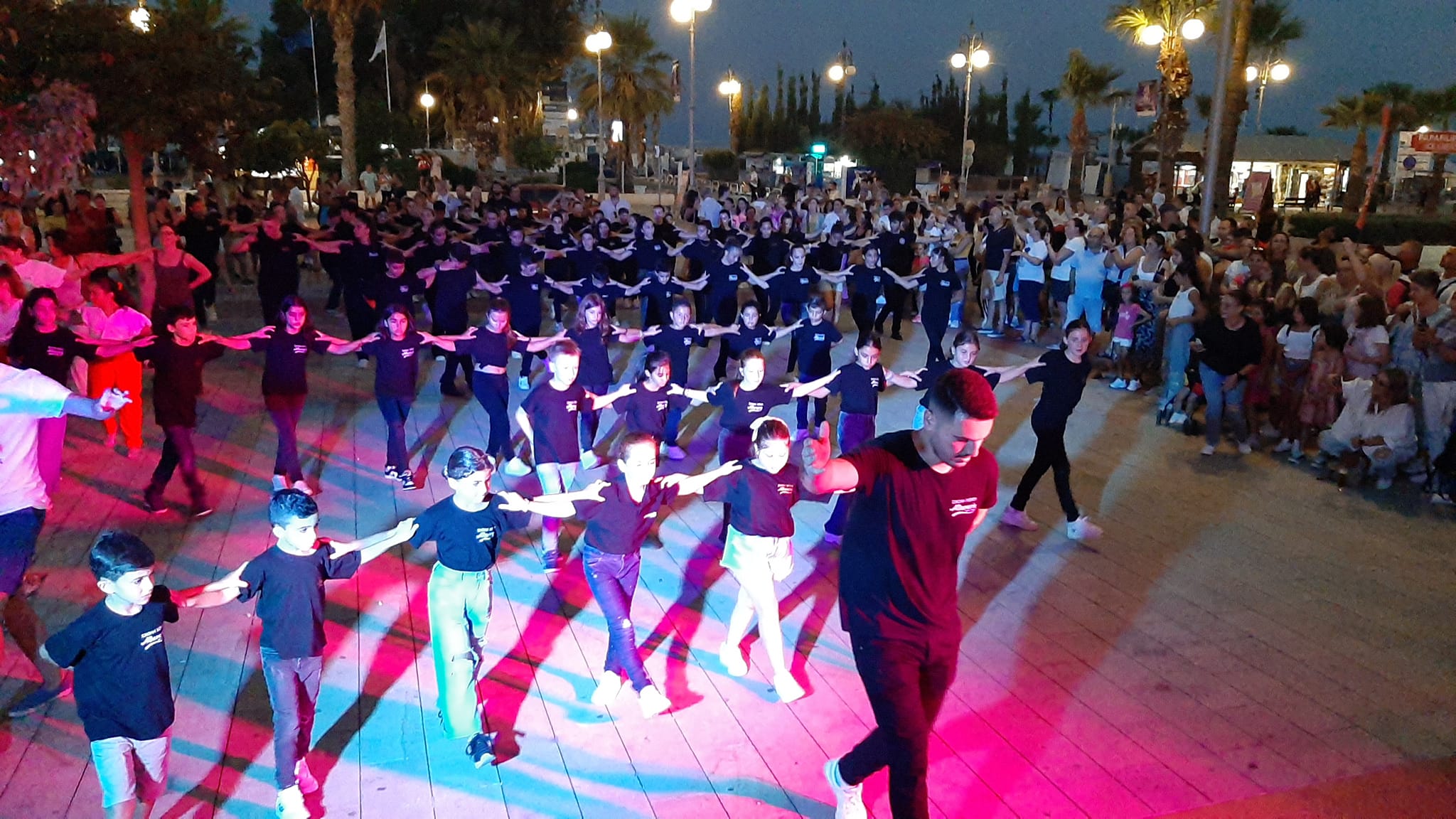 Έκλεισε αυλαία το 2ο Cyprus Zorba Festival στη Λάρνακα με πάνω από 500 χορευτές (βίντεο – φώτο)