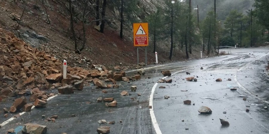 Επικίνδυνοι δρόμοι στα ορεινά λόγω κατολισθήσεων – Οι συστάσεις της Αστυνομίας