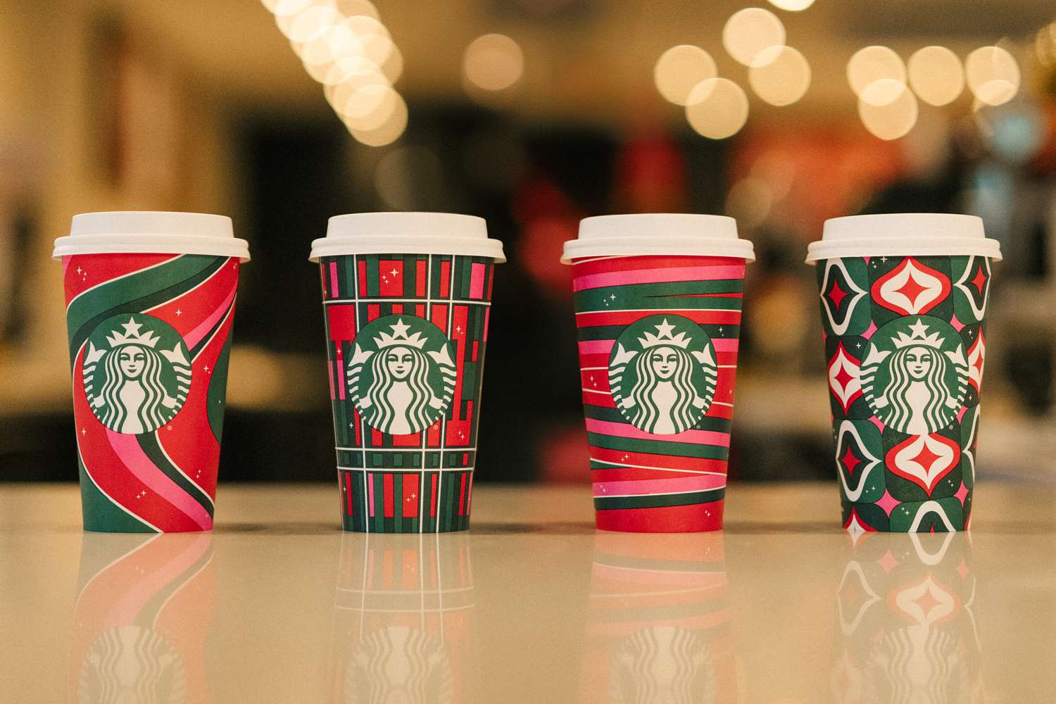 Φέτος τα Χριστούγεννα βρισκόμαστε μαζί, στα Starbucks