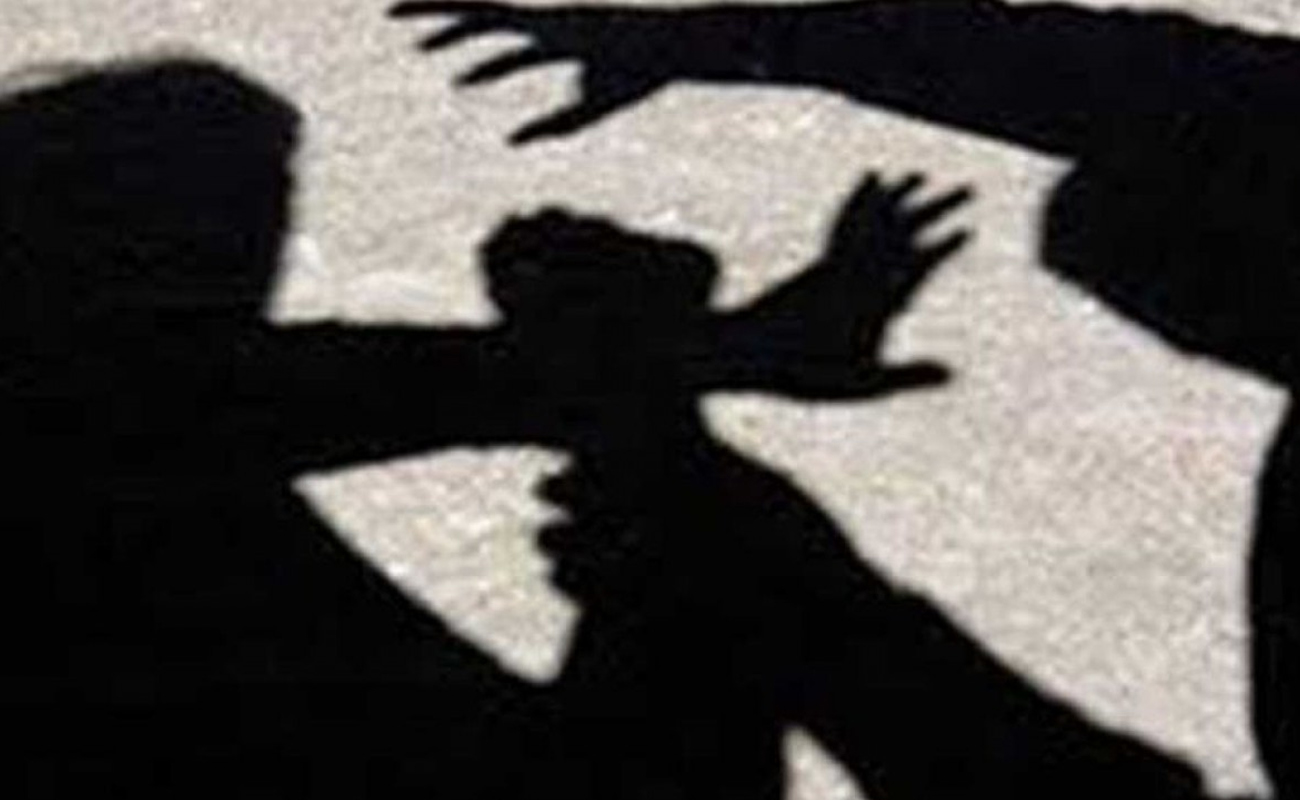 Toν ξυλοφόρτωσαν και τον βίασαν γιατί αρνήθηκε να κάνει το βαποράκι