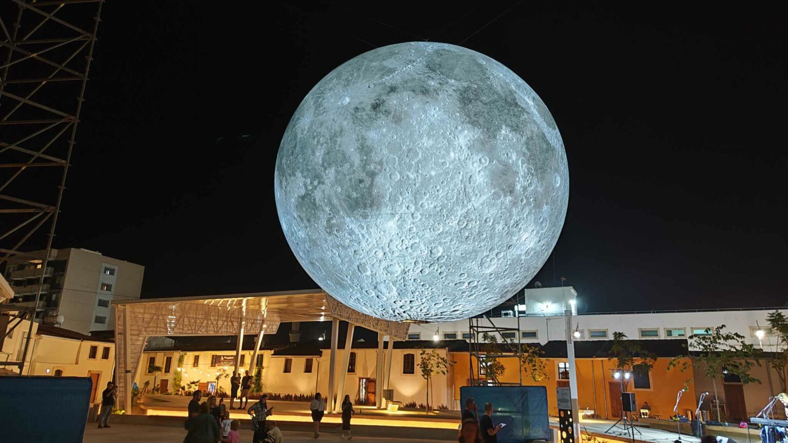 Εδώ μπορείτε να βρείτε όλο το πρόγραμμα των εκδηλώσεων για την εβδομάδα Museum of the Moon