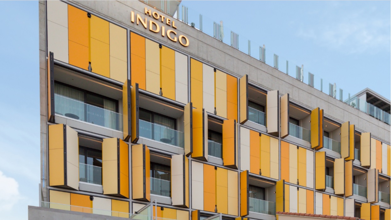Στην καρδιά της Λάρνακας, η λέξη φιλοξενία αποκτά νέο νόημα στο Hotel Indigo Larnaca