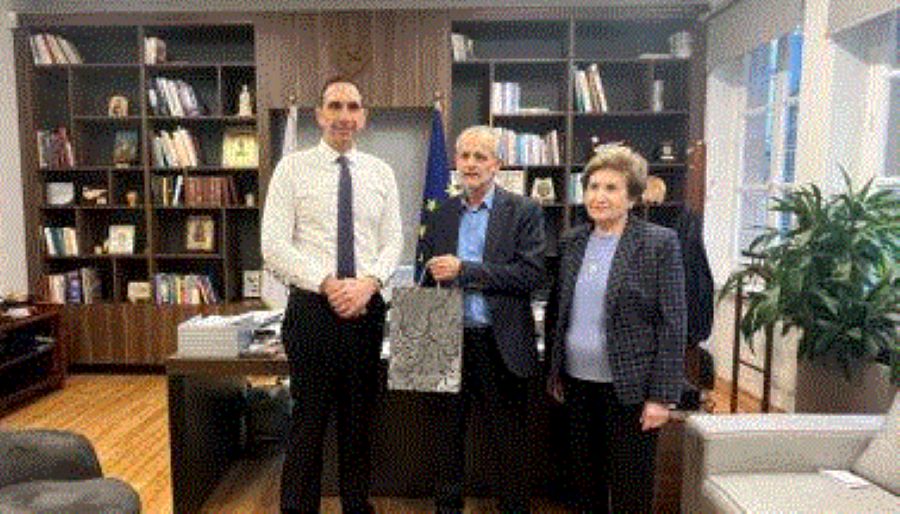 Εισφορά ΥΠΕΣ για εκστρατεία «Υιοθετήστε» μια Οικογένεια τα Χριστούγεννα