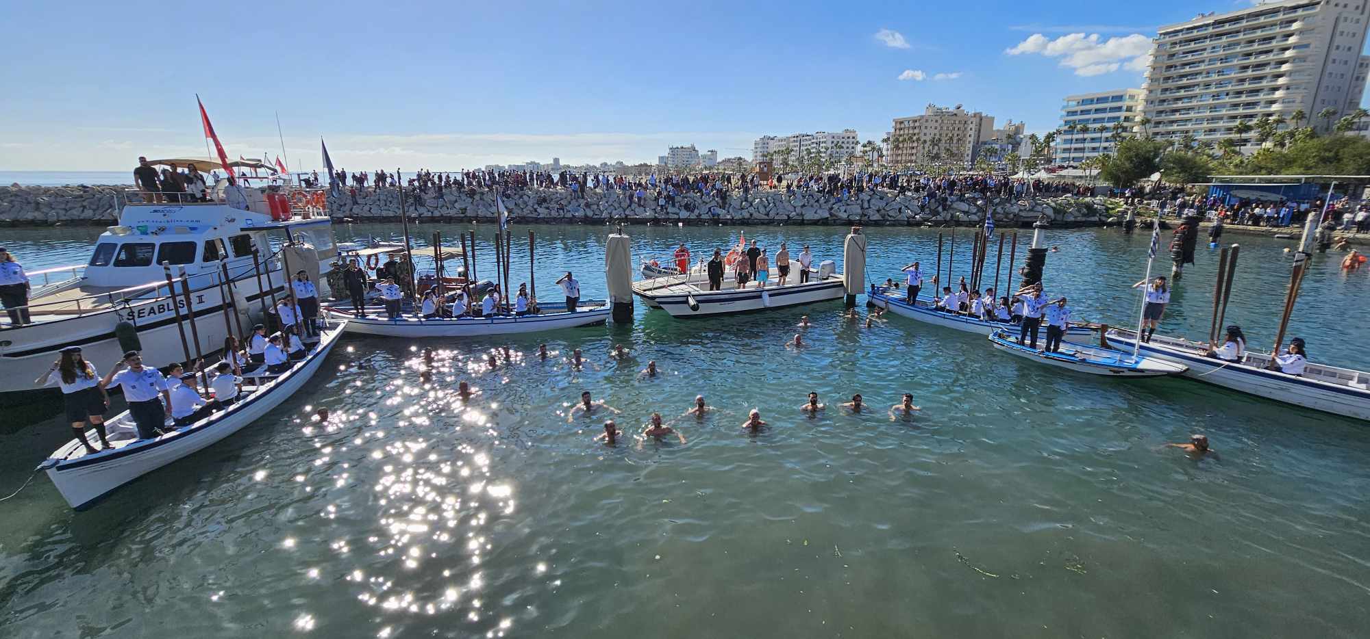 Με λαμπρότητα γιορτάστηκαν τα Θεοφάνεια στη Λάρνακα (ΦΩΤΟ)