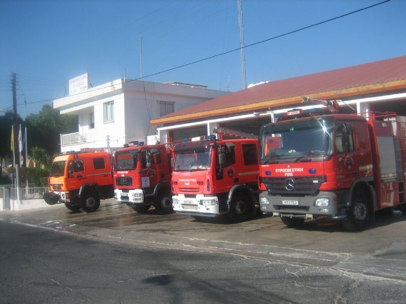 Εξετάζει την 24ωρη λειτουργία του πυροσβεστικού σταθμού Ξυλοφάγου ο Χαρτσιώτης