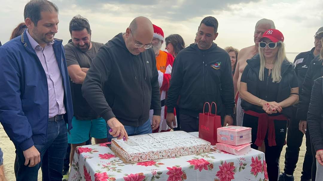 Το μήνυμα του Δημάρχου Λάρνακας για την καινούργια χρονιά μαζί με τους χειμερινούς  κολυμβητές