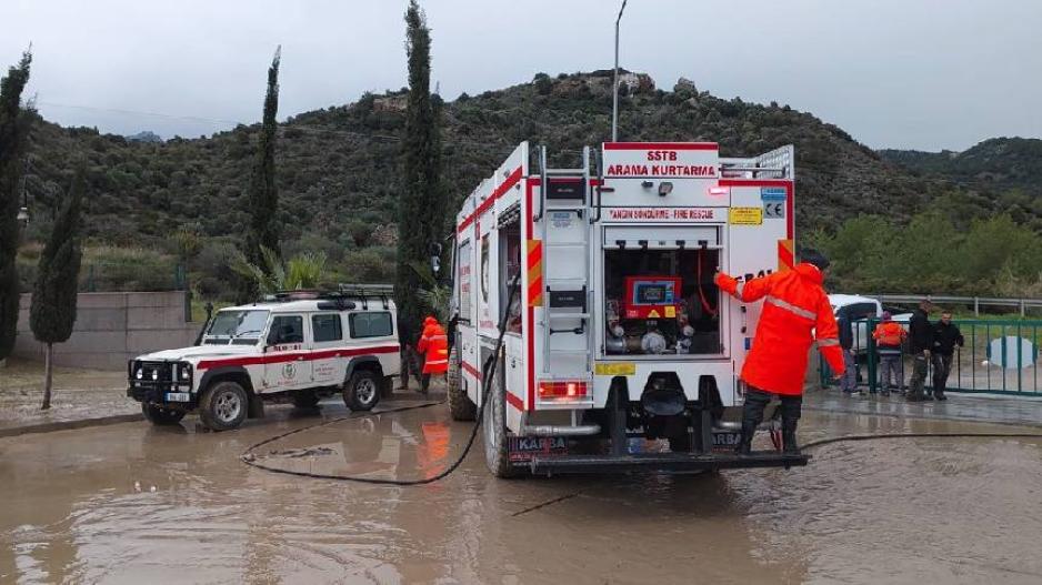 Η κακοκαιρία “έπνιξε” τα κατεχόμενα, τεράστιες ζημιές σε πολλές περιοχές