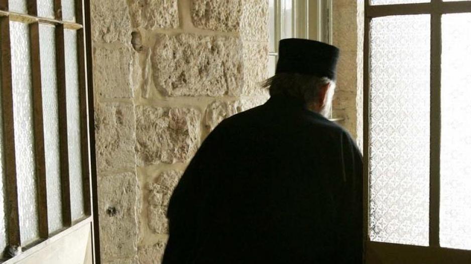 «Αποσχιστική πράξη»: Γιατί καθαίρεσαν ιερέα, η σημασία της μνημόνευσης