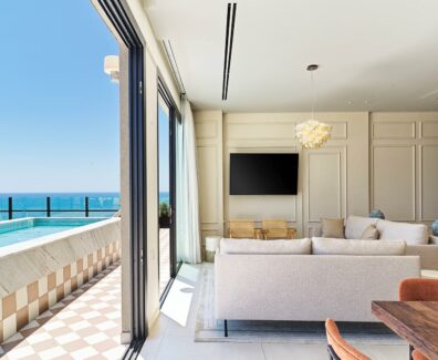 liv_collection__1692267609_3171293017113318179_48277661911