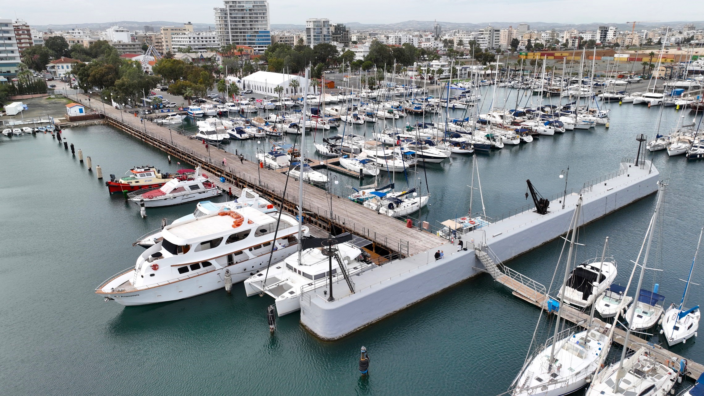 Παραδίδεται η ξύλινη αποβάθρα παρά τη μαρίνα Λάρνακας