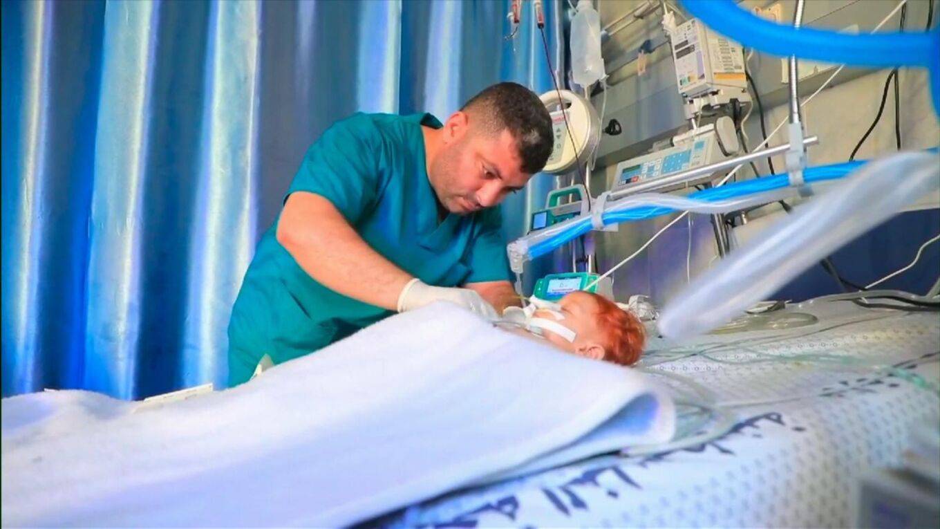 Γάζα:Βρέφη στα νοσοκομεία πεθαίνουν από υποσιτισμό και αφυδάτωση (σκληρά βίντεο)