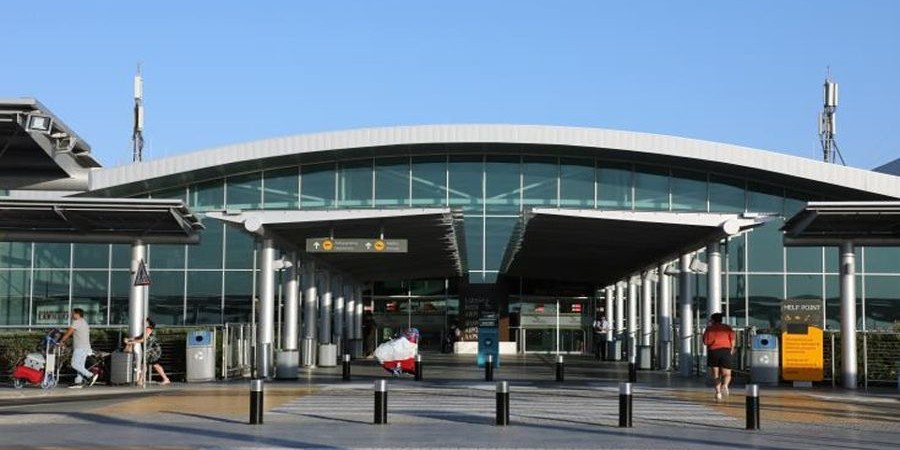 Αεροδρόμιο Λάρνακας: Έστειλαν ασυνόδευτες βαλίτσες στην Κύπρο με 43 κιλά ναρκωτικά (φώτο)