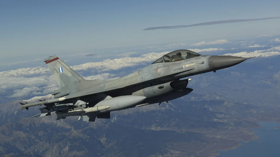 Συνετρίβη F-16 νότια της Χαλκιδικής, σώος ο πιλότος