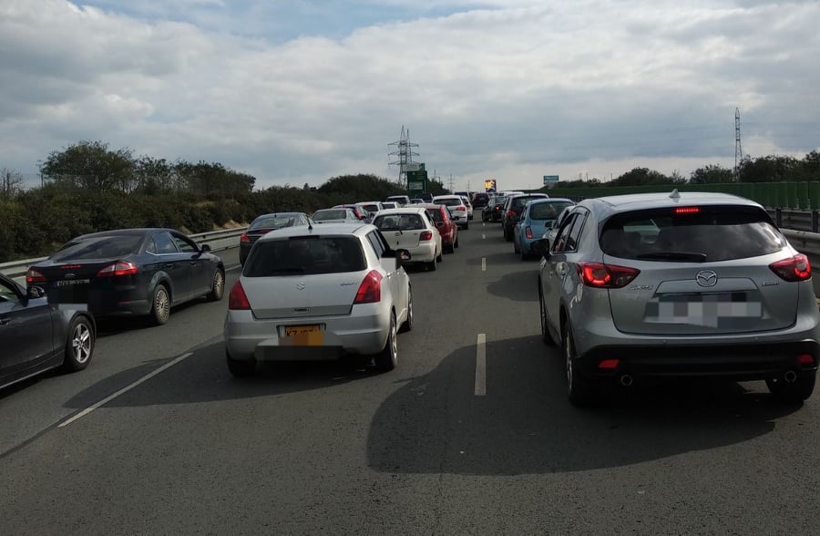 Οδηγοί προσοχή: Κυκλοφοριακό κομφούζιο στον αυτοκινητόδρομο λόγω τροχαίου