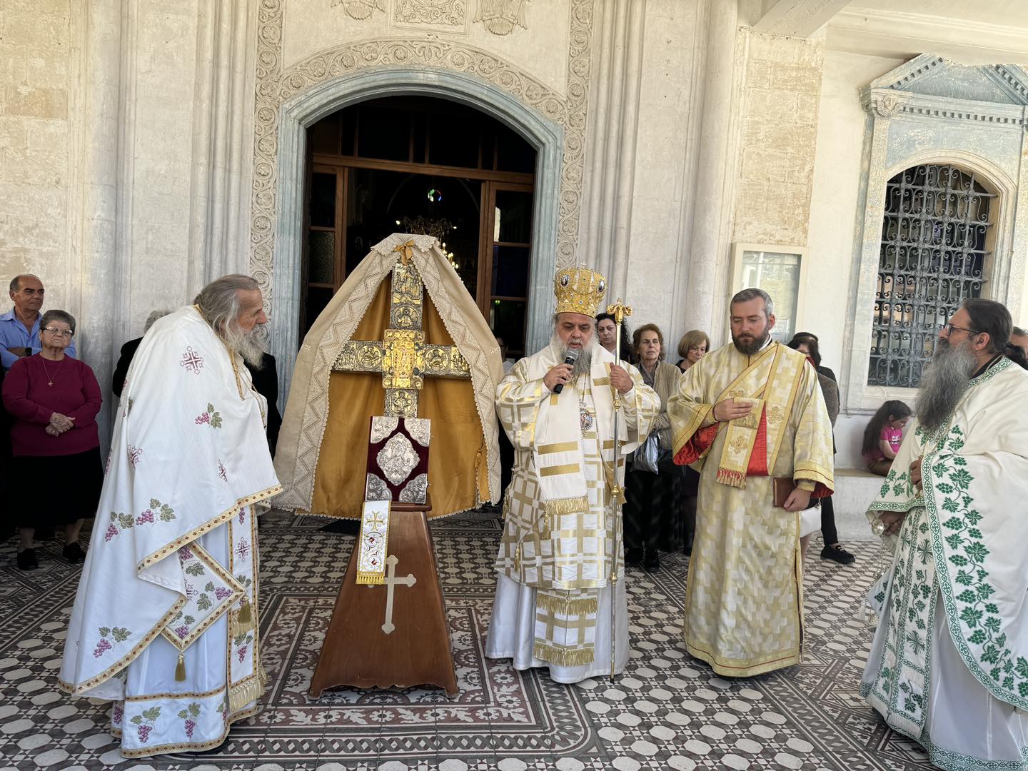 Την Κυριακή της Σταυροπροσκυνήσεως ο Μητροπολίτης Κιτίου κ. Νεκτάριος βρέθηκε στα Πάνω Λεύκαρα