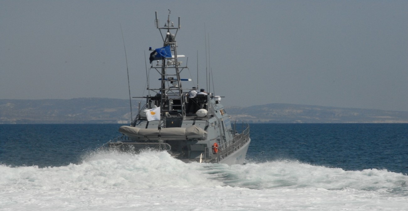 Μεταξύ Κύπρου – Λιβάνου 5 βάρκες: Σ’ εξέλιξη κοινή επιχείρηση ΕΦ και Αστυνομίας