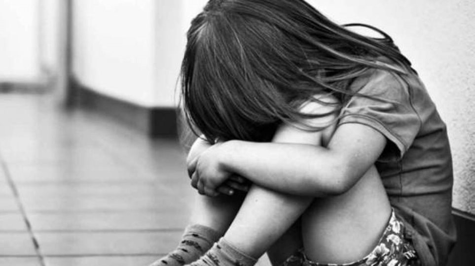 «Το έκανε ο παππούς»: Συγκλονιστική αποκάλυψη σεξουαλικής παρενόχλησης 5χρονης