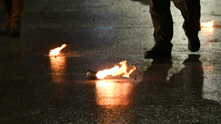 Βόμβα μολότοφ κατά οχήματος κινητής κάμερας