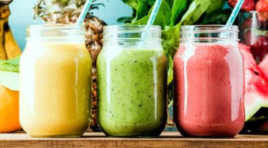 Refreshing-Homemade-Detox-Juice-or-Smoothies