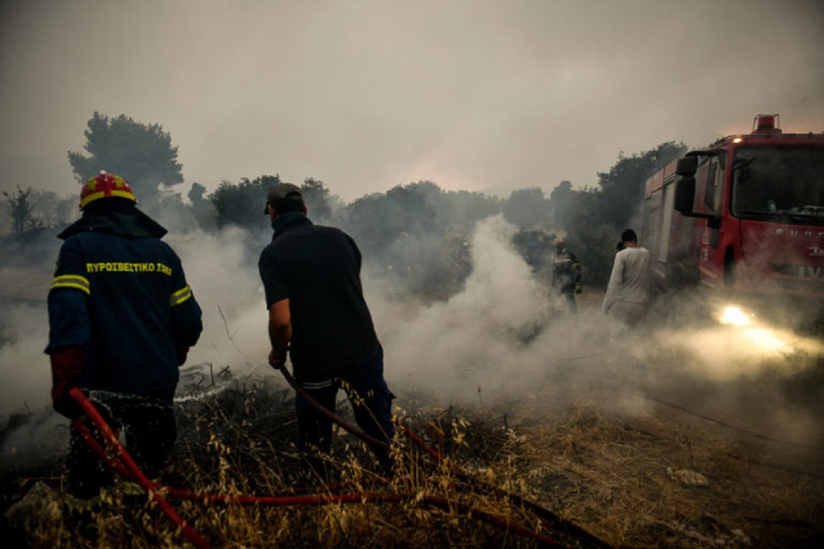 Δύσκολη αντιπυρική περίοδος για την ΕΕ: Στη μάχη 28 πτητικά και 550 πυροσβέστες