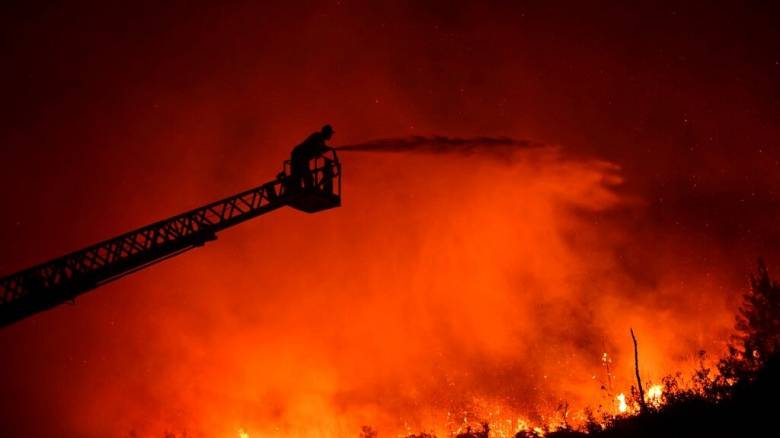 Μεγάλη πυρκαγιά στην επ. Πάφου: Ενεργοποιήθηκε το «Ίκαρος 2» – Διαχειρίσιμη πλέον η πυρκαγιά