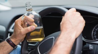 whiskey-in-hand-while-driving