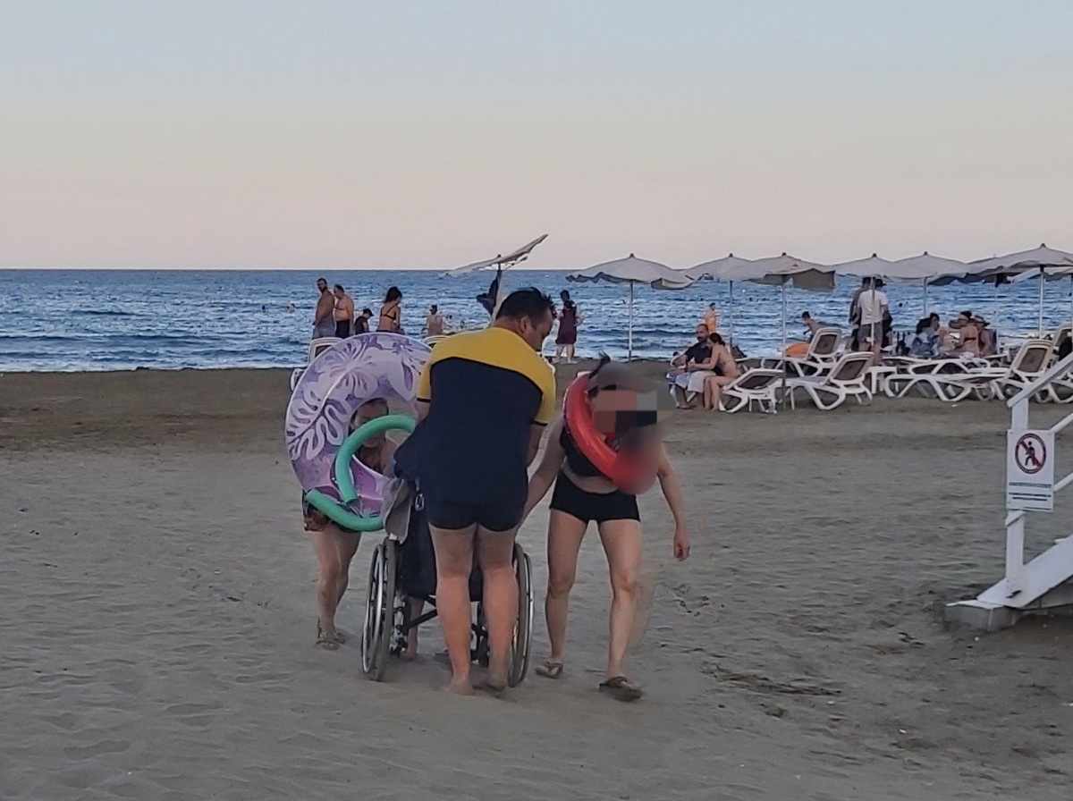 Εικόνες ντροπής στην παραλία της Καστέλλας στη Λάρνακα