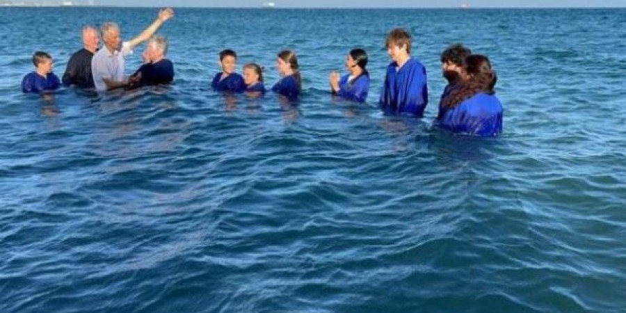 Ιστορικές βαπτίσεις στην Κύπρο από Αντβεντιστές της Εβδόμης Ημέρας (φώτο)