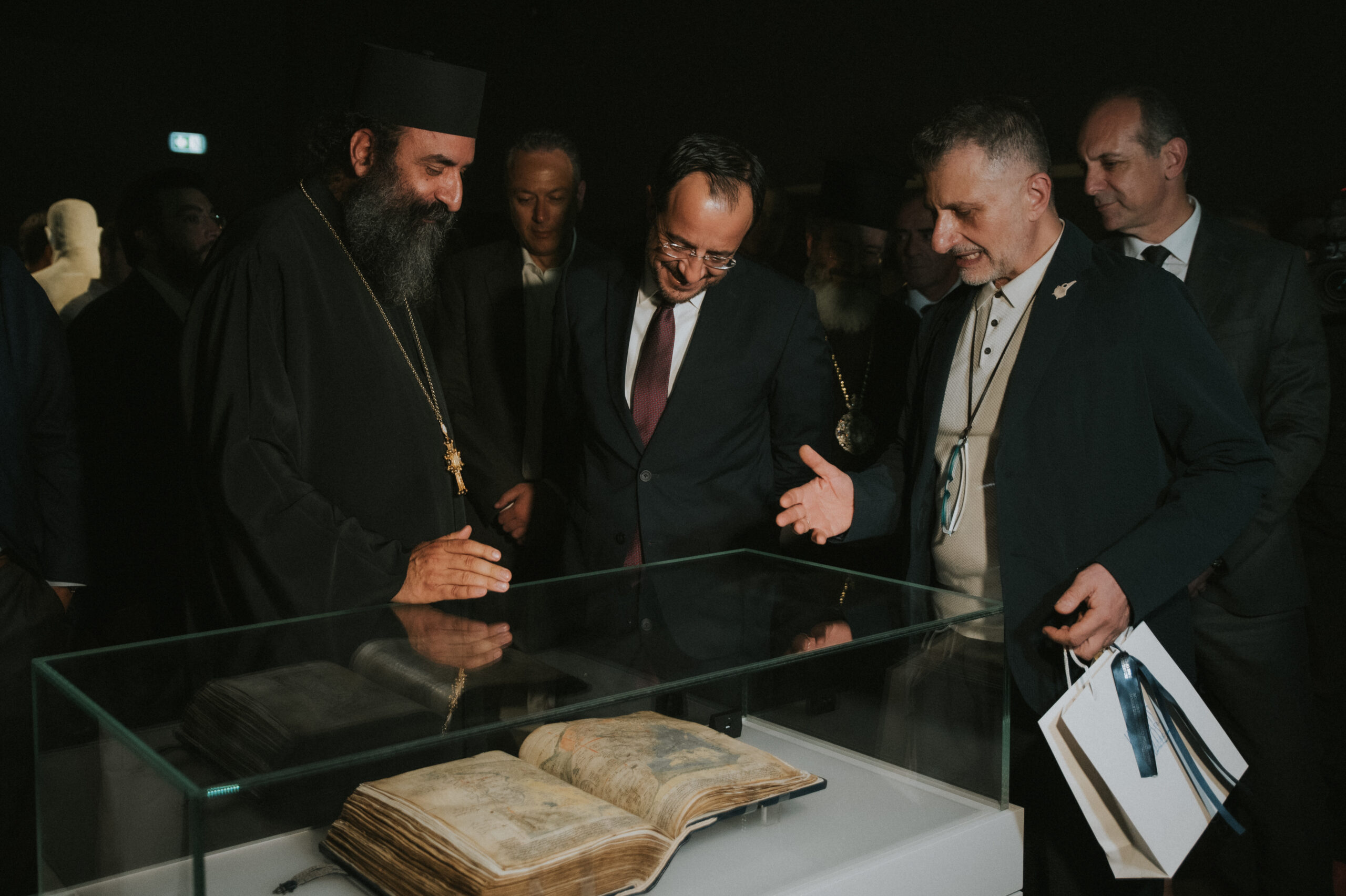 «Κύπρος Νήσος: Άνοιξε επίσημα για το κοινό η έκθεση-ορόσημο του Πολιτιστικού Ιδρύματος της Τράπεζας Κύπρου