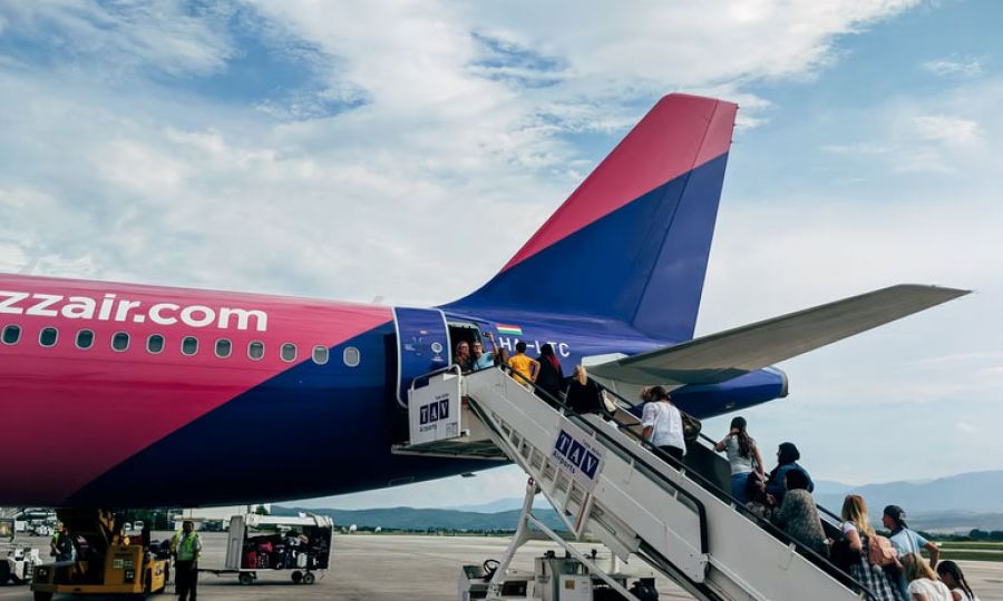 Προειδοποίηση Wizz Air: Ελάτε στο αεροδρόμιο 3 ώρες πριν την πτήση