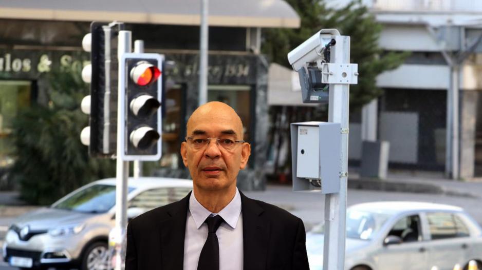 Γιατί δεν θέλει το Υπουργείο να βάλει χρονόμετρο στα φώτα τροχαίας και κάμερες;