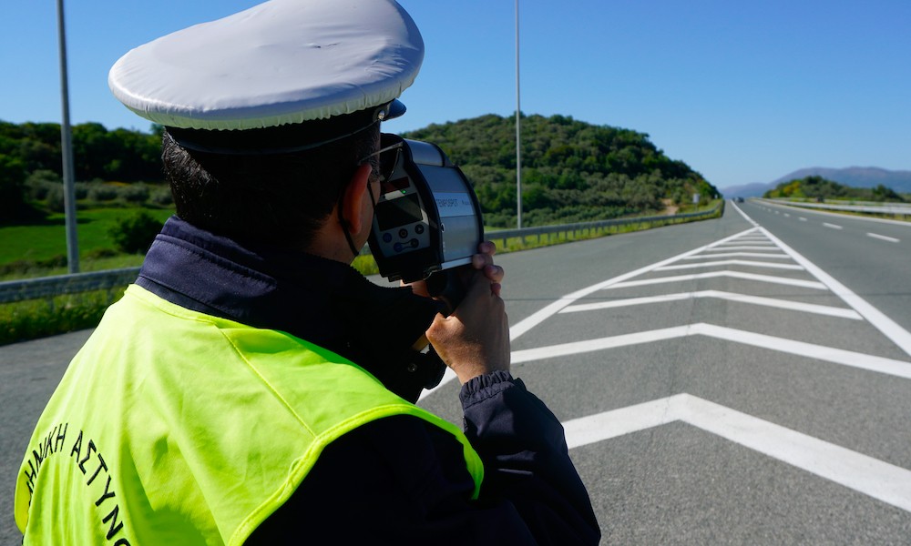 Νεαρός έτρεχε στον αυτοκινητόδρομο Λάρνακας – Κοφίνου με 182χλμ, χωρίς άδεια οδήγησης και ασφάλεια