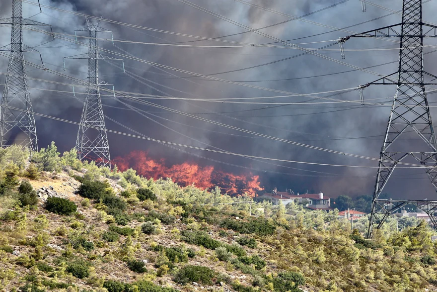 Τα 4 μέτρα που ζήτησε από την ΑΗΚ η Παναγιώτου για δασικές πυρκαγιές από καλώδια