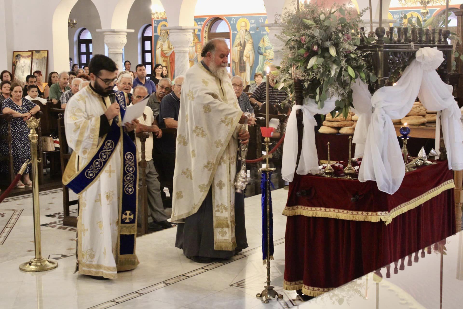 Ο πανηγυρικός Εσπερινός και τα Εγκώμια στον Ιερό Ναό Τιμίου Προδρόμου στην Δρομολαξιά