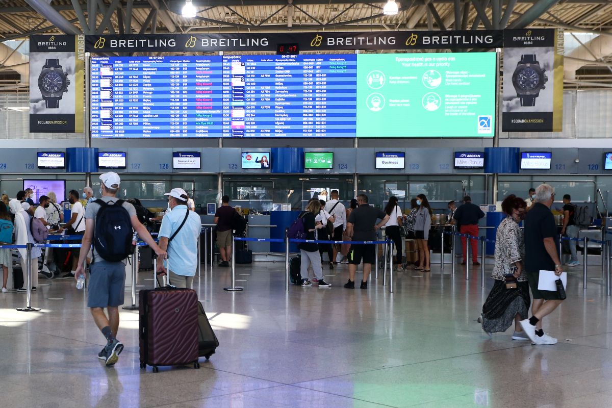 Όλο και περισσότεροι τουρίστες φθάνουν στα αεροδρόμια – καταλήγουν στα κατεχόμενα