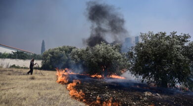 [362572] ΠΥΡΚΑΓΙΑ ΣΤΟΝ ΝΕΟ ΚΟΥΒΑΡΑ ΑΤΤΙΚΗΣ(ΜΙΧΑΛΗΣ ΚΑΡΑΓΙΑΝΝΗΣ/EUROKINISSI)