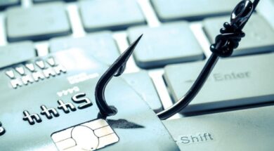 phishing-apati-pistotiki-karta-laptop