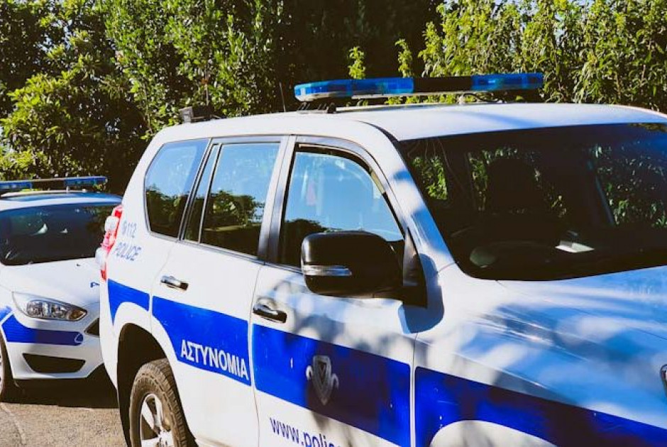 Επιχείρηση ΥΚΑΝ σε καταστήματα: Κατασχέθηκαν προϊόντα ελεγχόμενων ουσιών