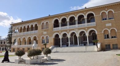 Arkhiepiskope_Photo_by_JOSEPH_EID.2e16d0ba.fil.width-750