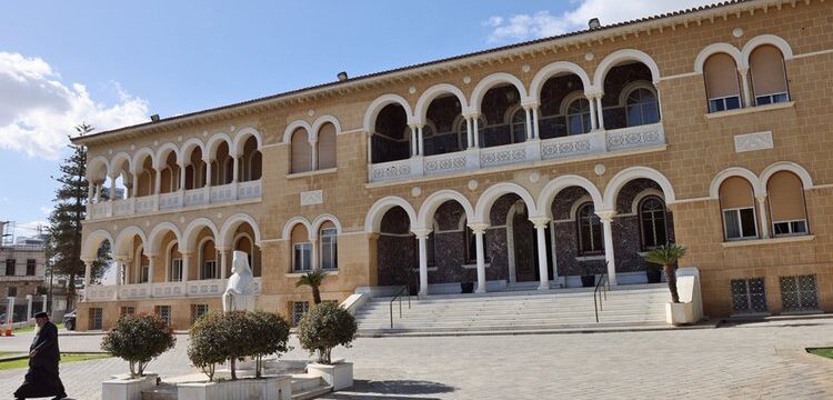 Arkhiepiskope_Photo_by_JOSEPH_EID.2e16d0ba.fil.width-750