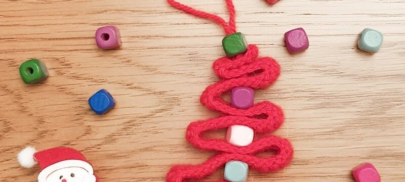 crochet-ribbon-christmas-tree-01