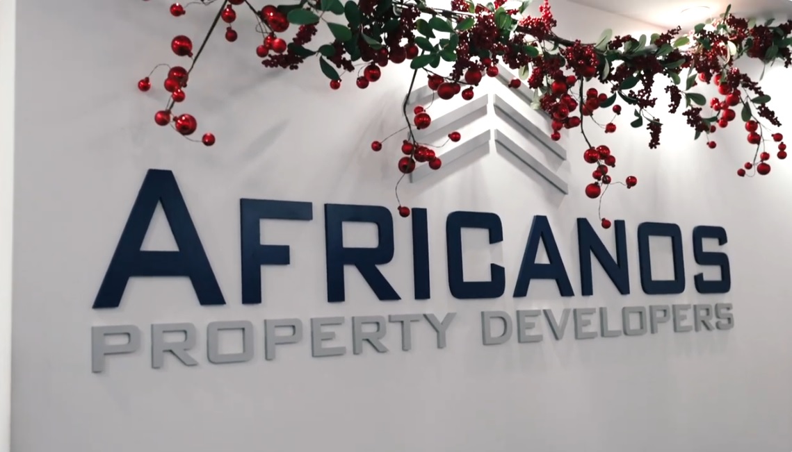 Ευχές για Μια Υπέροχη Νέα Χρονιά από την Africanos Property Developers